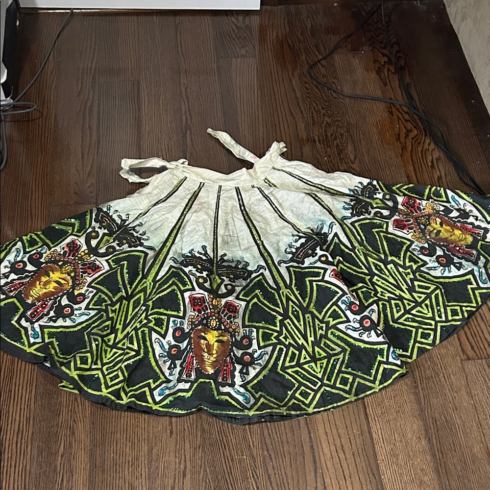 50s Vtg Printed Circle Skirt w/Green & White Tribal Motif sequin tie skirt M